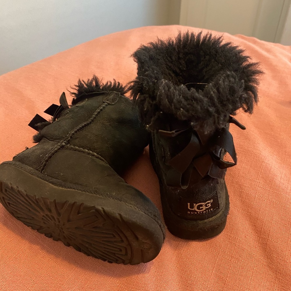 Black toddler ugg boots with bows